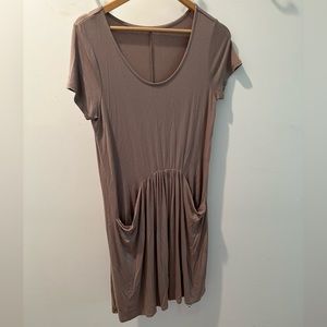 Women's Garnet Hill Short Sleeve Dress with Pockets: Size S - Taupe/Mauve